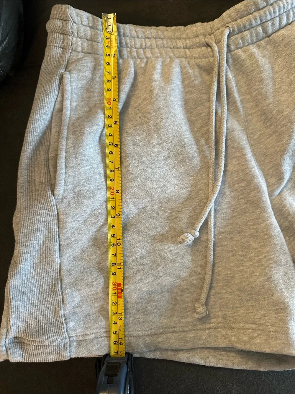 Aritzia TNA Women’s Cozy Fleece Drawstring Shorts